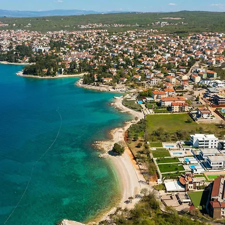 Amazing In Zidarici With Wifi Apartament Vantacici