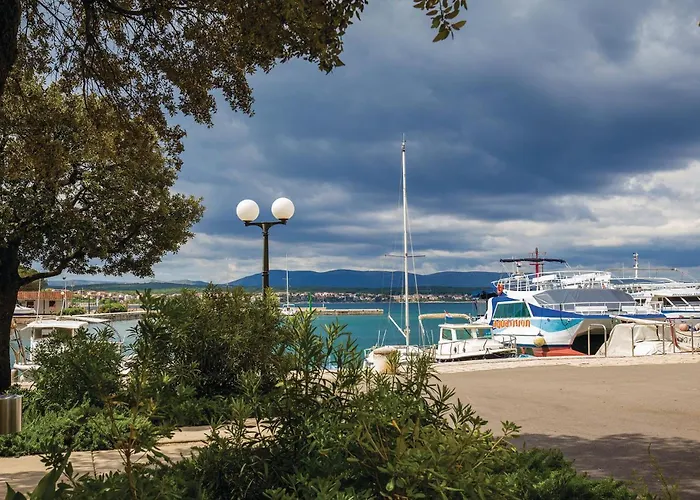 2 Bedroom Awesome In Zidarici