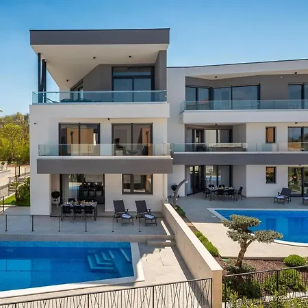 2 Bedroom Awesome In Zidarici * Vantacici