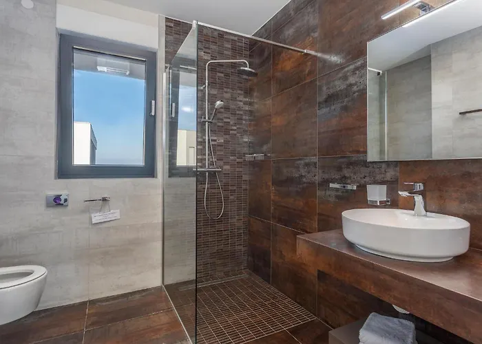 2 Bedroom Awesome In Zidarici