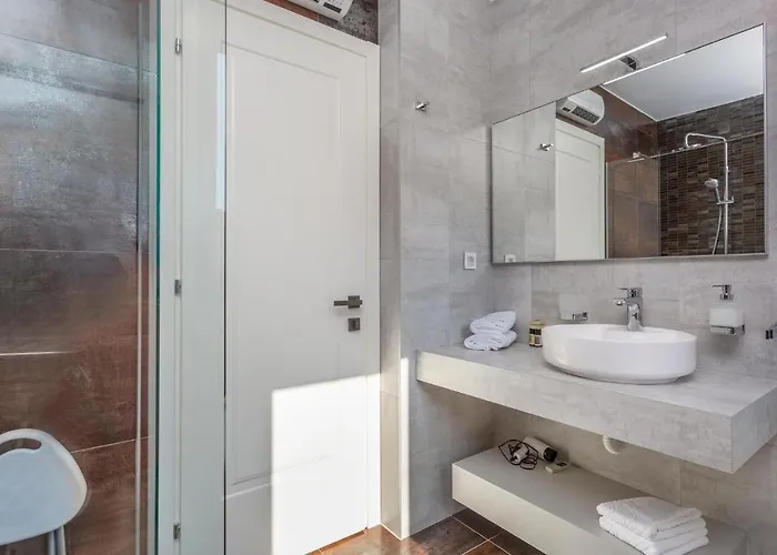 2 Bedroom Awesome In Zidarici * Vantacici